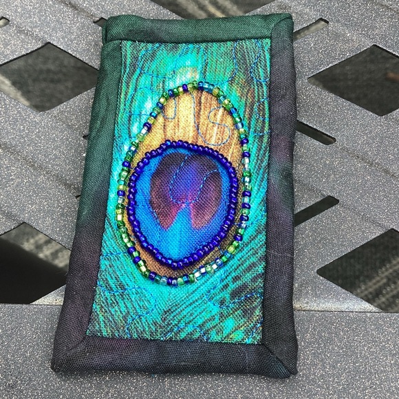 Blue and Green Peacock Feather Brooch with Iridescent Details - Picture 1 of 8